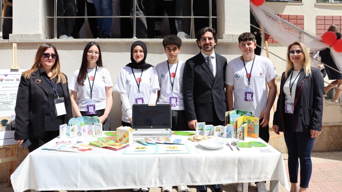 4006-C TÜBİTAK Bilim Fuarı: 2024-2025 Eğitim Yılında Çekmeköy TOKİ Çok Programlı Anadolu Lisesinde Akıl, Emek ve Yaratıcılık Sahnede